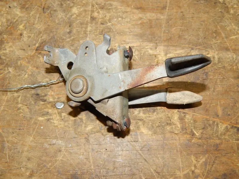Allis-Chalmers B-1 Throttle And Choke Lever Set (Vintage Oem) 1