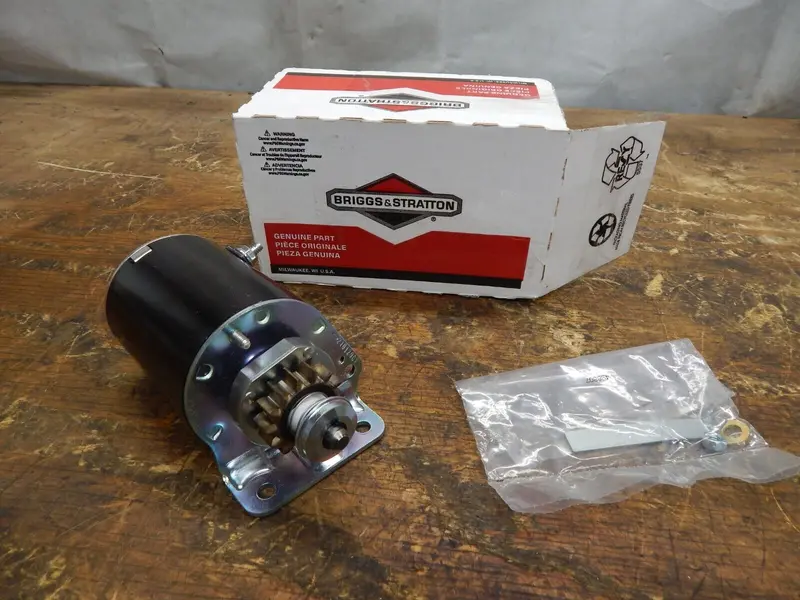 Briggs & Stratton Compact Starter Motor For Lawn Equipment (Part #593934) 1