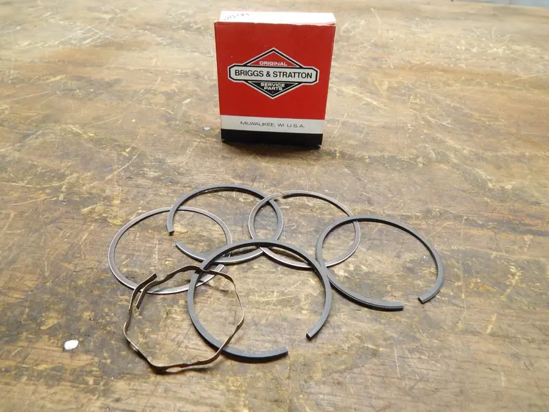 Briggs & Stratton Genuine Ring Set – Part #299743 1