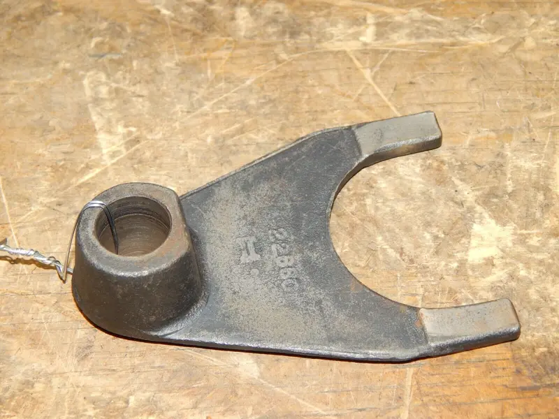 Case/Ingersoll 444 & 446 Tractor – Shift Fork Replacement (Part #C22638) 1