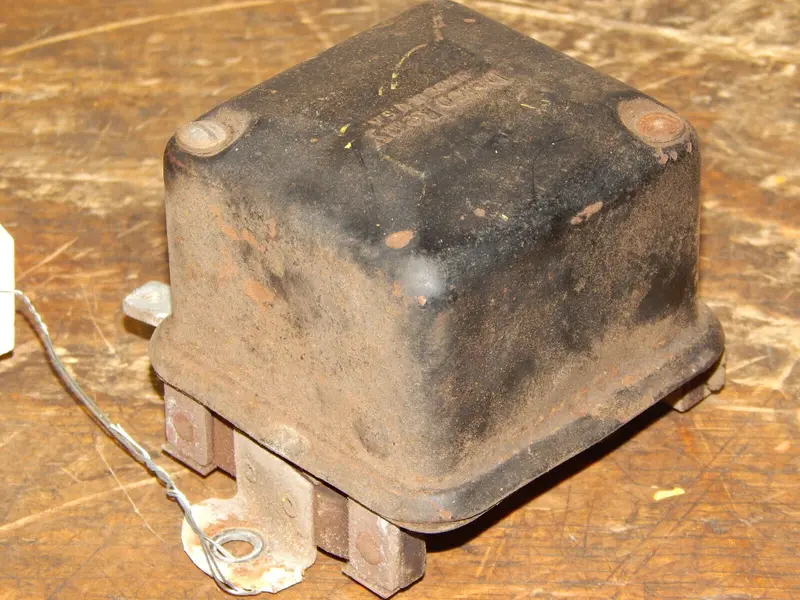 Cub Cadet 123 Narrow-Frame Garden Tractor Voltage Regulator – Oem Unit 1