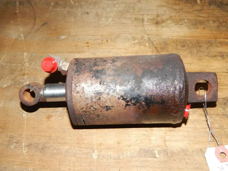 Cub Cadet 2072 Hydraulic Lift Cylinder (717-3005) 1