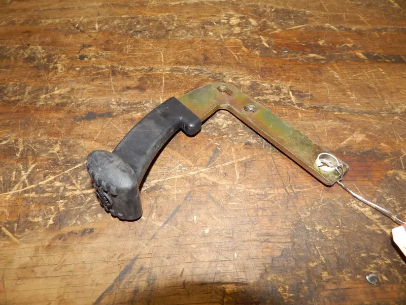 Cub Cadet 3000 Series Differential Lock Pedal (Part #731-3250) 1