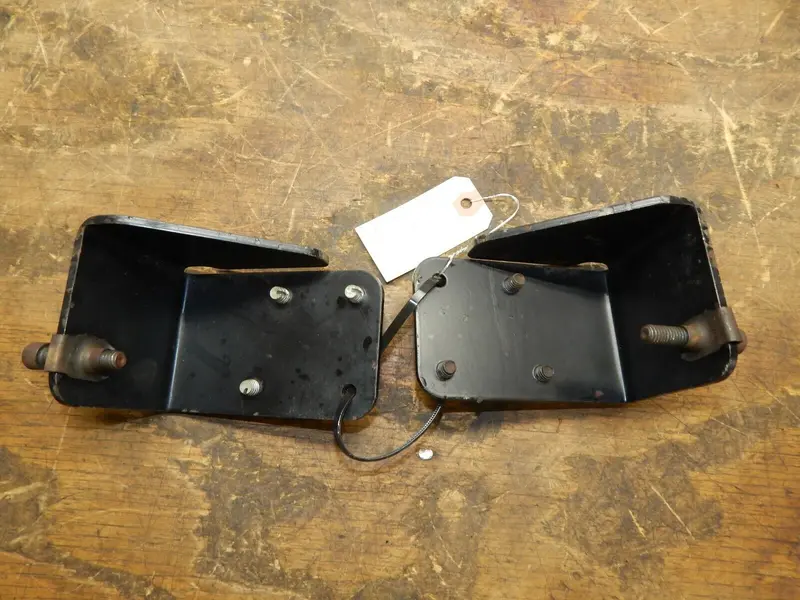 Cub Cadet 7254 4Wd Subcompact Tractor Seat Mounting Bracket – Left Or Right Side (703-3572) 1