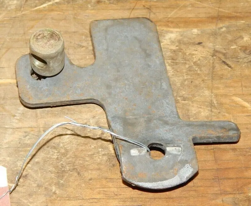 Cub Cadet Gt3200 Brake Actuator Arm – Oem Replacement 761-3074 1