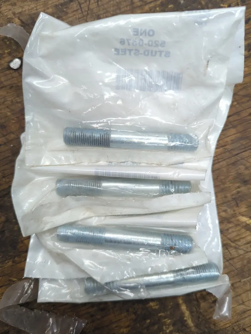 Cummins Onan Steel Engine Stud Kit – 4-Pack Oem Replacement (5200876) 1