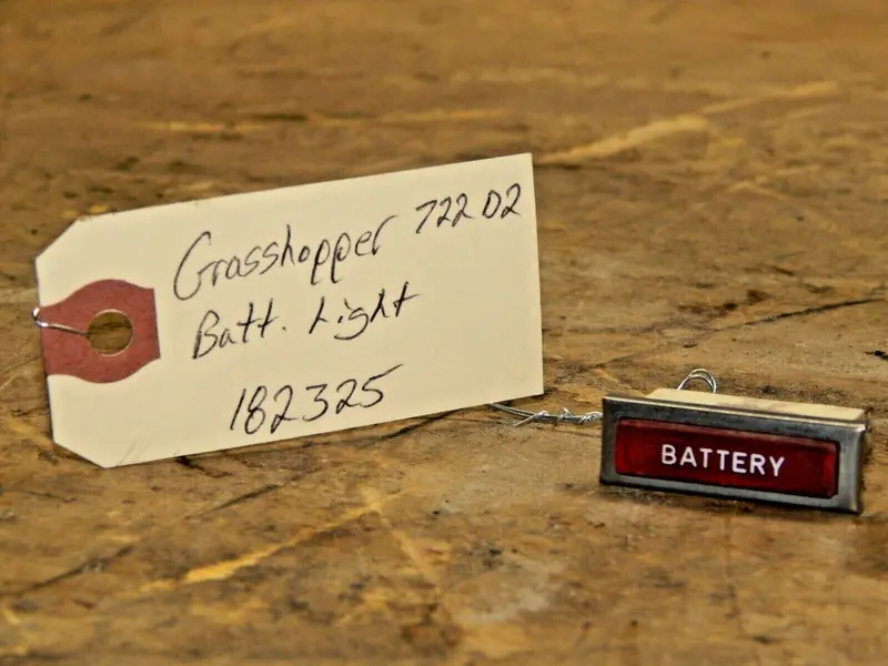 Grasshopper 722 Diesel Zero-Turn Mower Battery Indicator Light – Part #182325 1