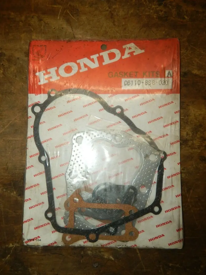 Honda Engine Gasket Kit – Part #06110-888-020 (Full Coverage) 1