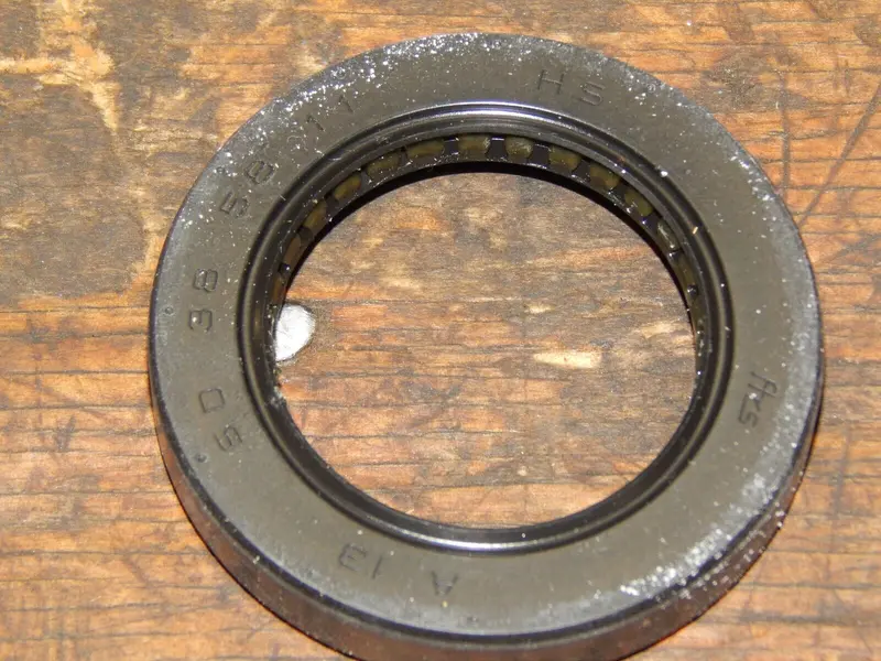 Honda Gx610 / Pze / Eb11000 Engine Oil Seal – Oem Hd91201 (38×58×11 Mm) 1