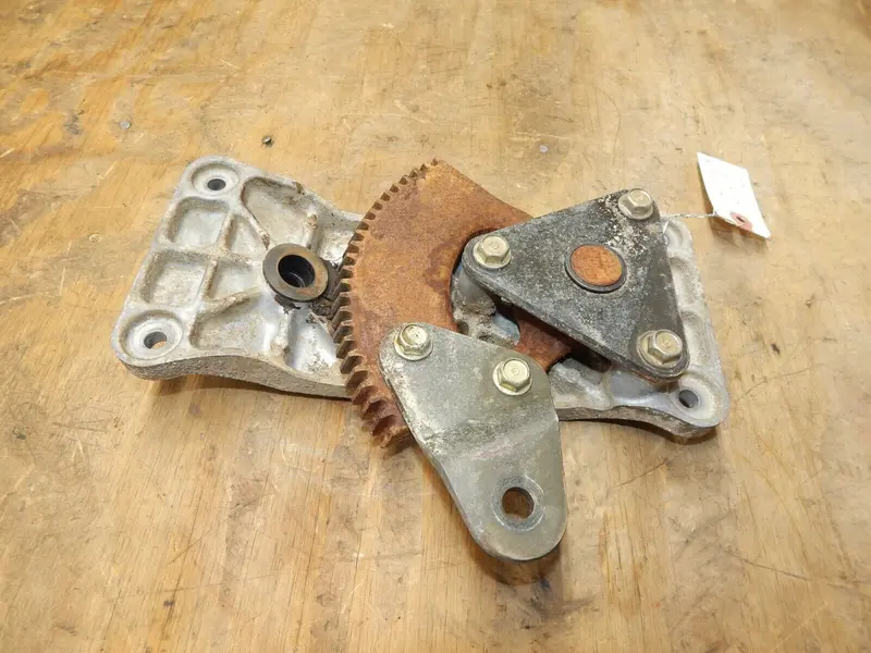 Honda Ht3810 Riding Mower Steering Support With Gear — Oem 53040-750-000 1