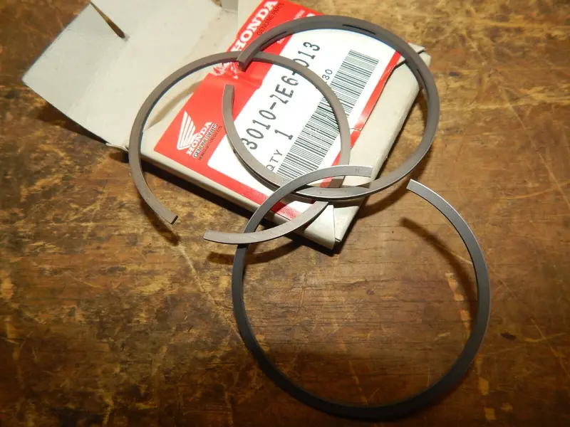 Honda Piston Ring Kit – Genuine 13010-Ze6-305 1