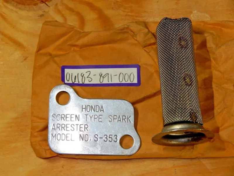 Honda Spark Arrestor Kit #06183-891-000 (Single, New) 1