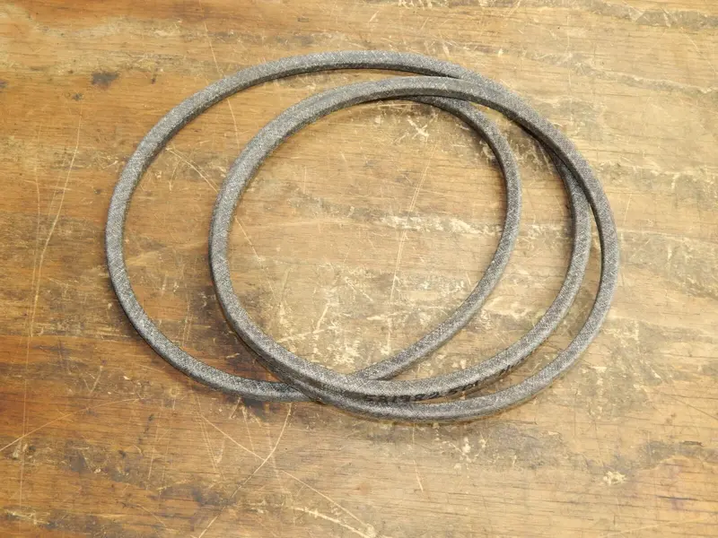 Husqvarna Oem V-Belt – Dual-Number Compatibility (140067 / 581982501) 1
