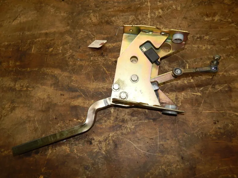 Hustler X-One Left-Side Steering Box Assembly – Model 934158, Part #604298 1
