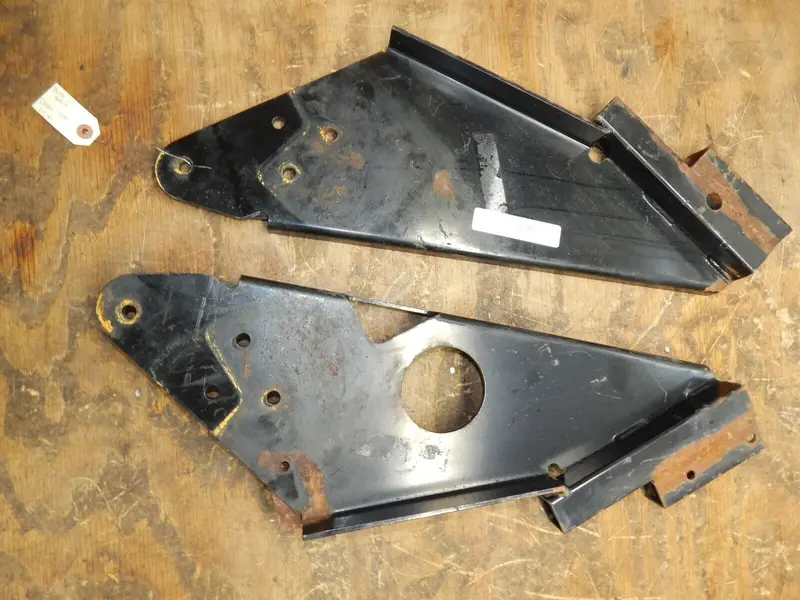 Hustler Z Diesel Grass Catcher Support – Left/Right Pair (Part #109365) 1