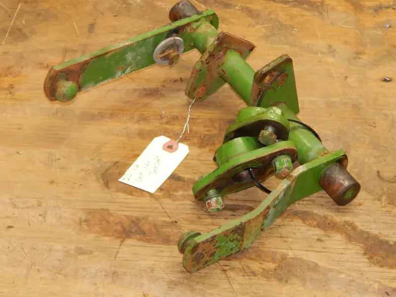 John Deere 112 Square-Fender Tractor Deck Lift Rocker Shaft 1