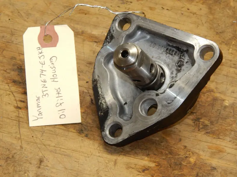 John Deere 2210 Tractor Oil Filter Housing – Yanmar 3Tne14-Ejkh Engine (Part #Am881887) 1
