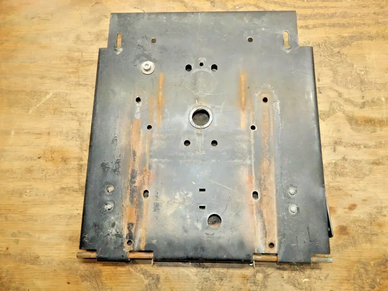 John Deere 3235A Greens Mower Seat Base – Tcu12617 / Mt867 Oem Replacement 1