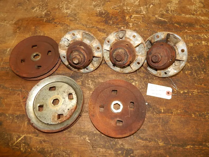 John Deere 325/335/345 – Triple Spindle Assembly With Integrated Pulleys (Am121342) 1