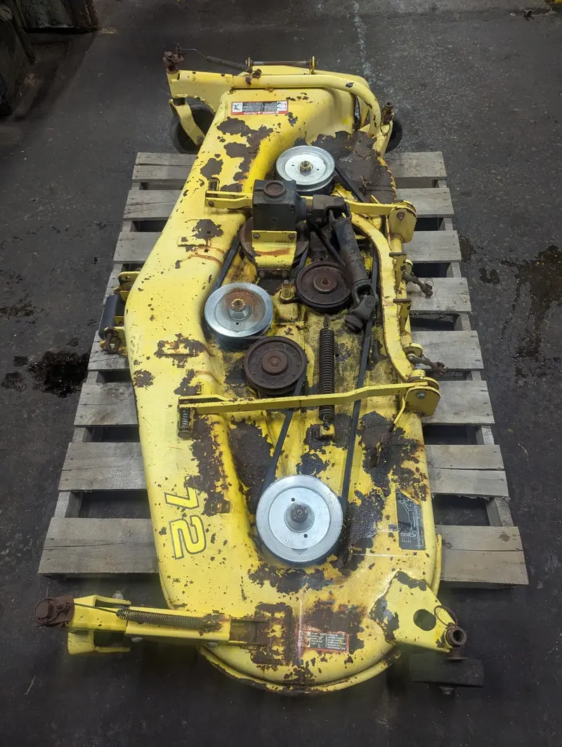 John Deere Am127461 72-Inch Mower Deck Assembly – Designed For 4200, 4300, And 4400 Series Tractors 1
