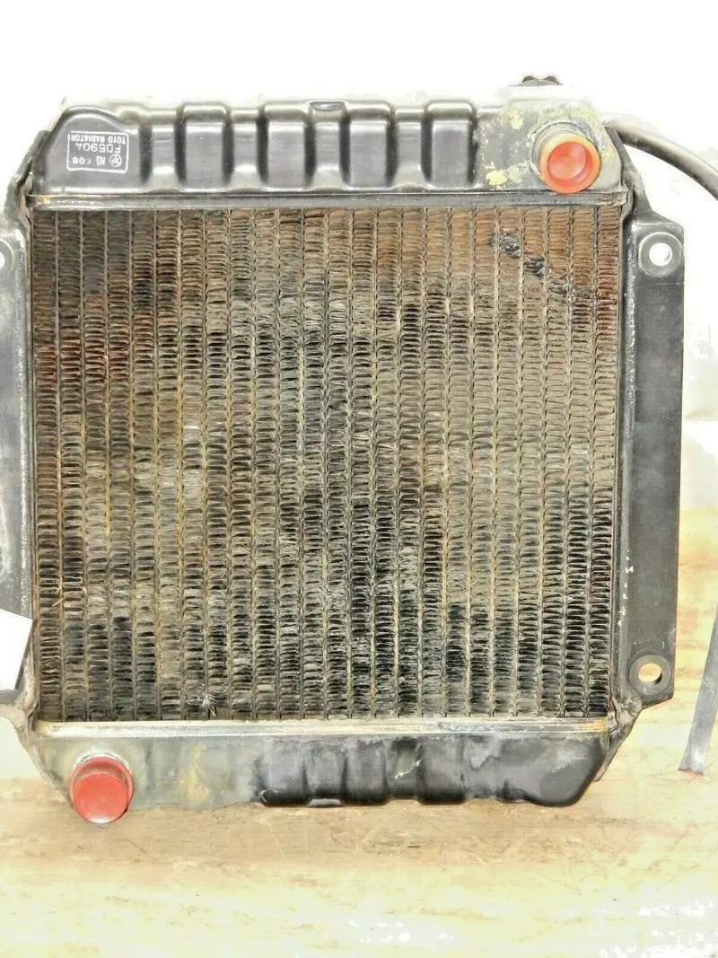 John Deere F725 Front Mower Radiator – Oem Part #Am107464 1