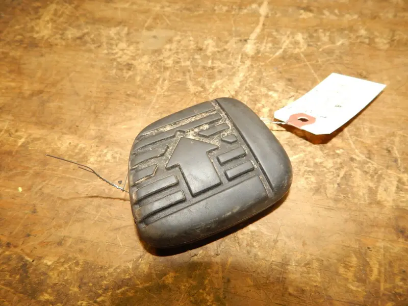 John Deere Lt155 Forward Pad – Genuine Part M125849 1