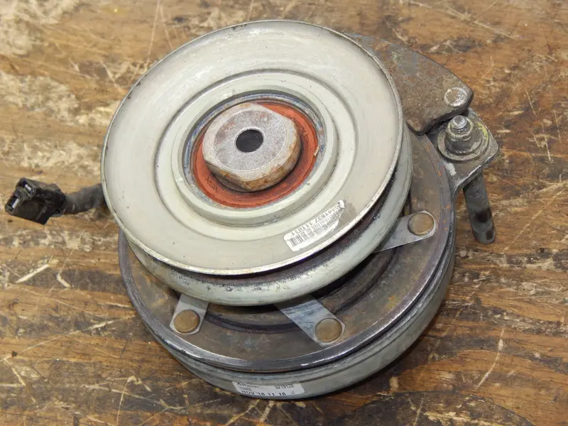 John Deere X300, X340 & X500 Electric Pto Clutch Assembly – Warner Oem (5219128) 1