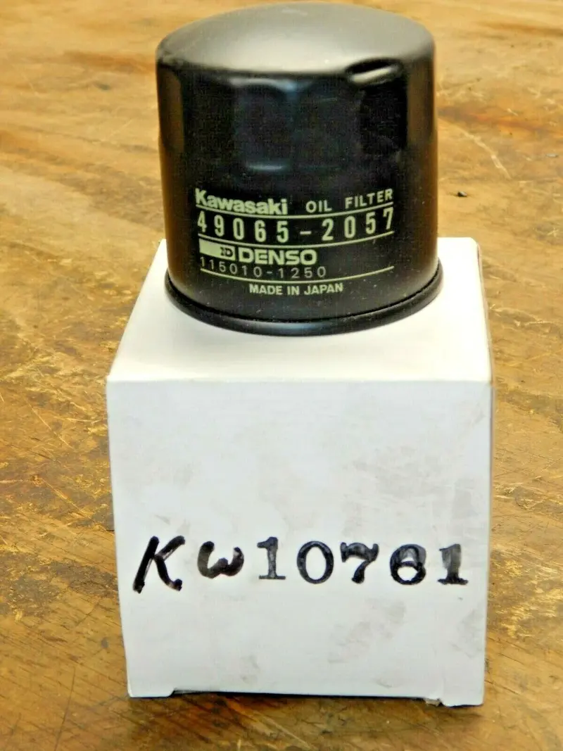 Kawasaki Oil Filter – Part #Kw10761 1