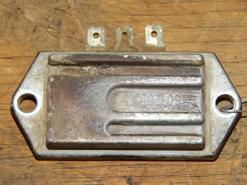 Kohler Magnum M12 (12 Hp) Voltage Regulator – Oem #41 403 05 1