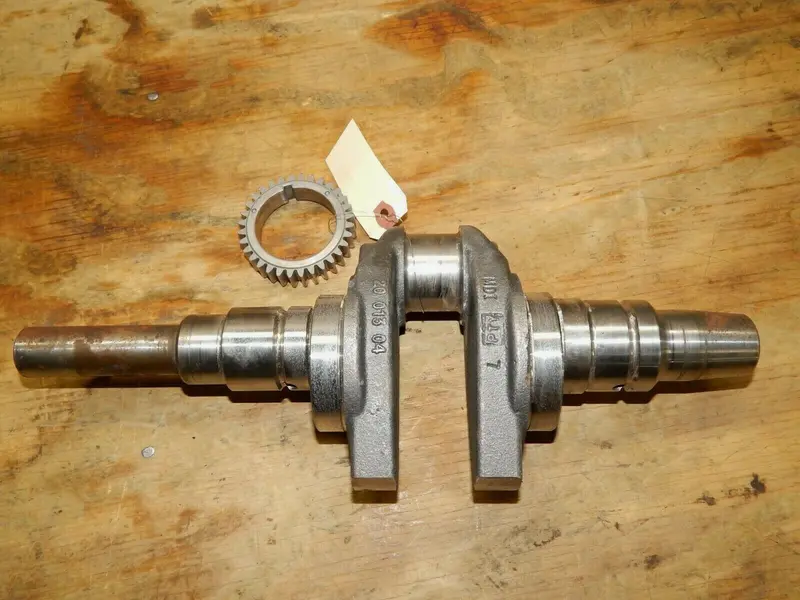 Kohler Sv600 Crankshaft With Gear – Alternate Stock (Part #2001424-S / 2004312-S) 1