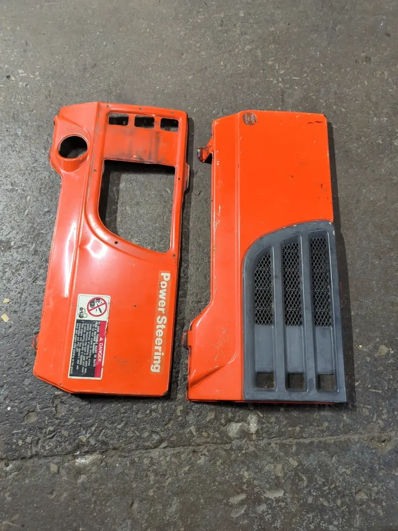 Kubota B2400H 4X4 Side Panel Kit – Left And Right Body Panels (6C040-54010 & 6C040-54355) 1