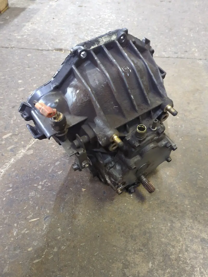 Kubota B2400H Engine Bell Housing – D1105 Diesel Engine Mounting Flange (1,881 Hours) 1