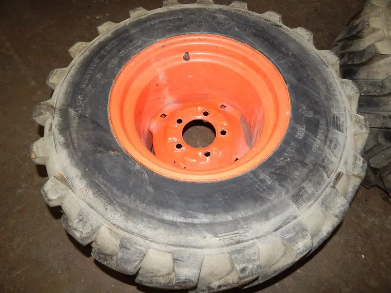 Kubota Bx2360 Rear Wheel Assembly – Dual 26X12-12 Tires (K2581-17610) 1