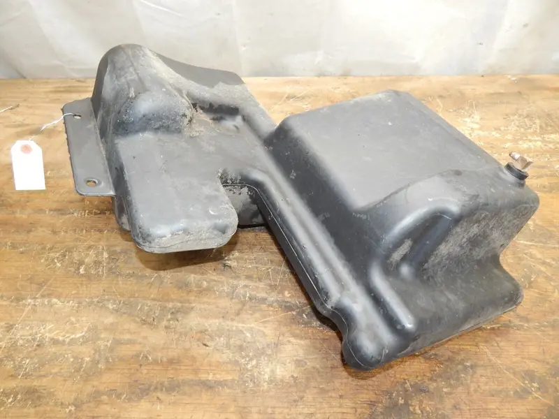 Kubota Gr2000 / Gr2010 Fuel Tank – Genuine K1261-14101 1