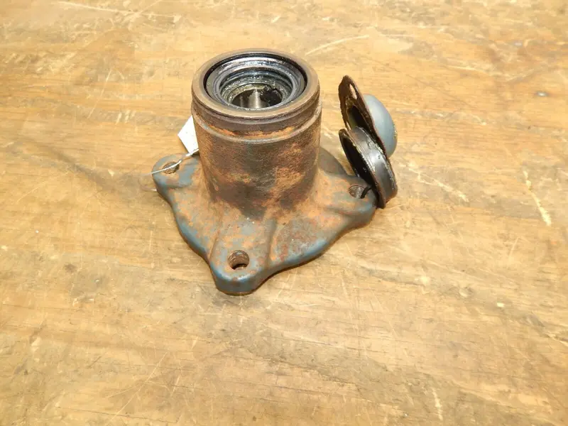 Kubota L185 Two-Wheel-Drive Tractor Wheel Hub – Genuine Oem 1