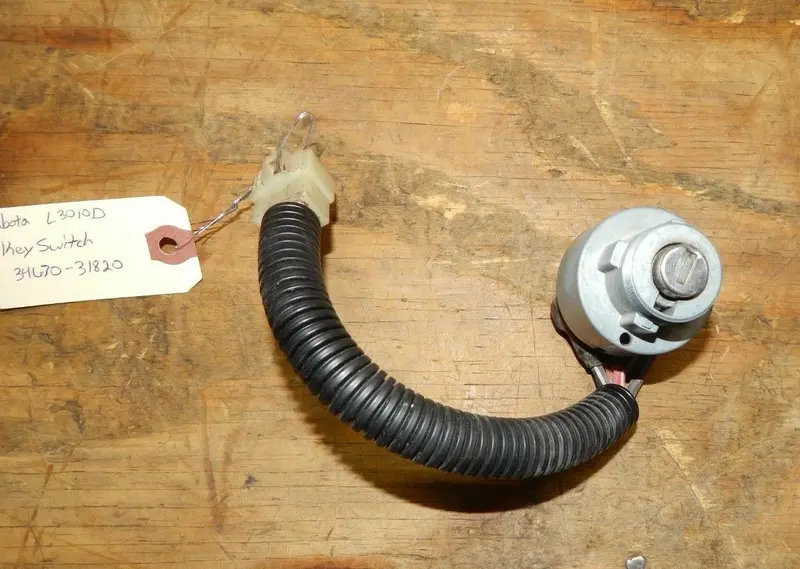 Kubota L3010 4Wd Tractor Key Switch Assembly – Part #34670-31820 (No Key Included) 1