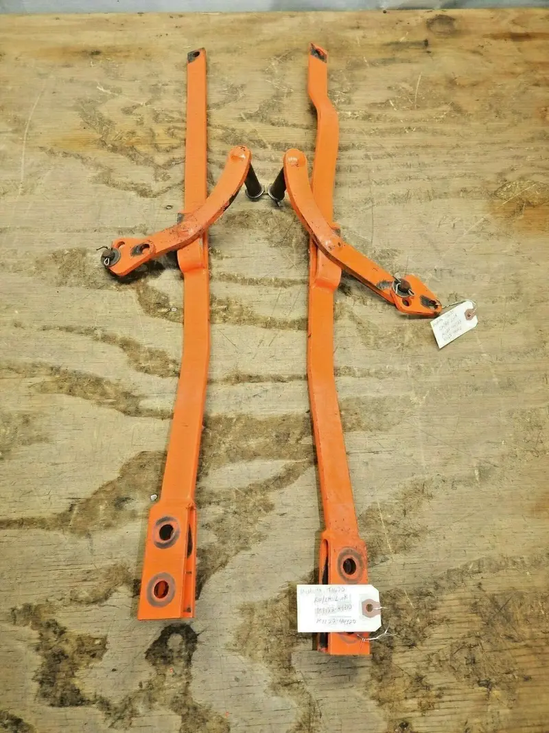 Kubota T1670 Left- And Right-Hand Link Kit (Parts K1122-44310, K1122-44332, K1122-44342) 1