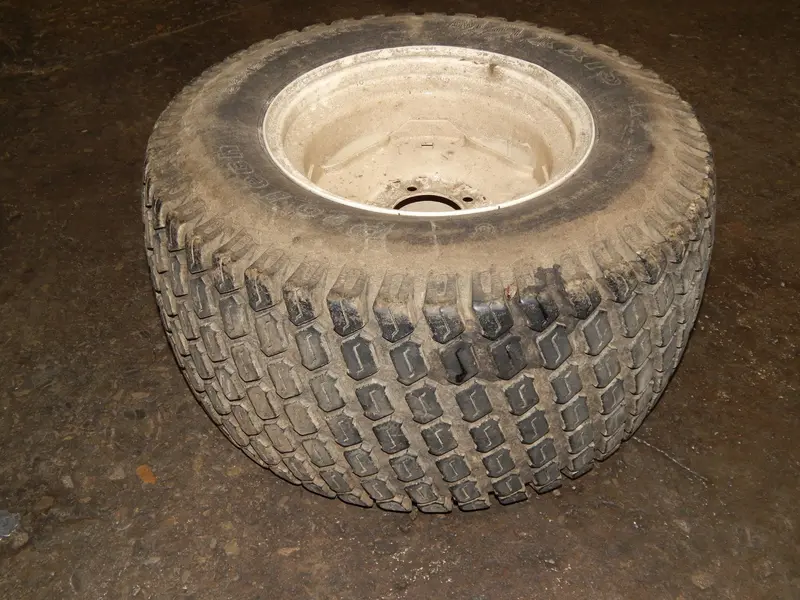 Kubota Zd21 Rear Tire & Wheel Assembly – 24X12.00-12, Part #K3121-17200 1