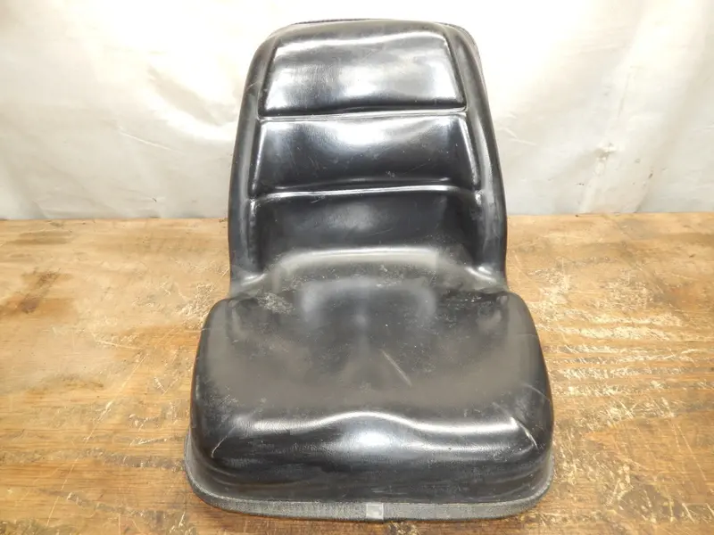 New Holland Gt20 Tractor Seat Assembly – Oem Replacement Seat Unit 1