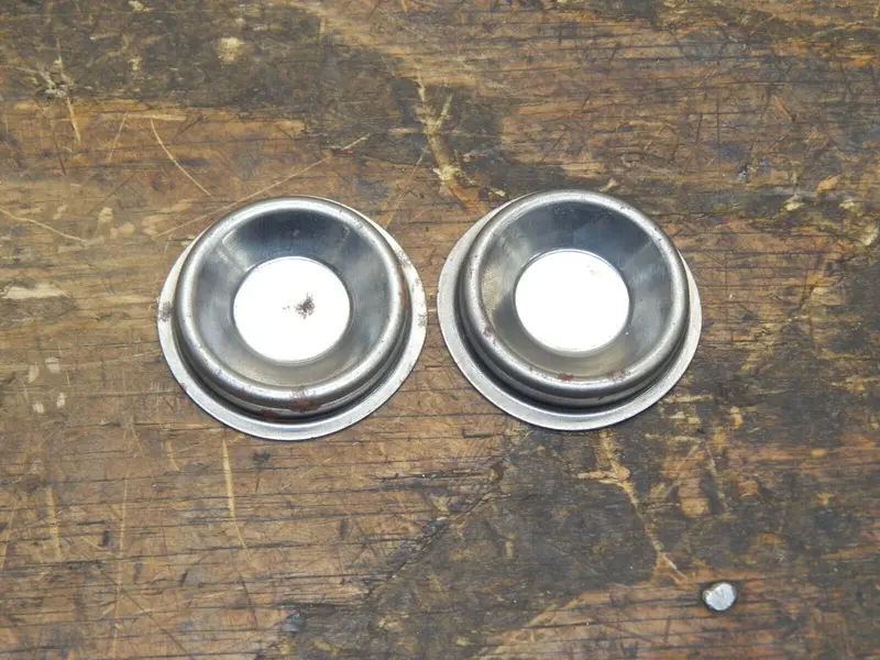New Holland Plug Set – 2-Pack (Part #81802774) 1