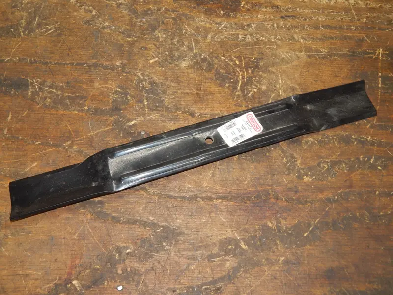 Oregon 91-177 Mulching Blade For Excel & Hustler Mowers (23 7/8" Rh) 1