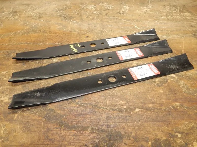 Oregon Genuine 3-Blade Replacement Pack – Covers 91-713, 1657589, 345-108, 2079, K04306 1