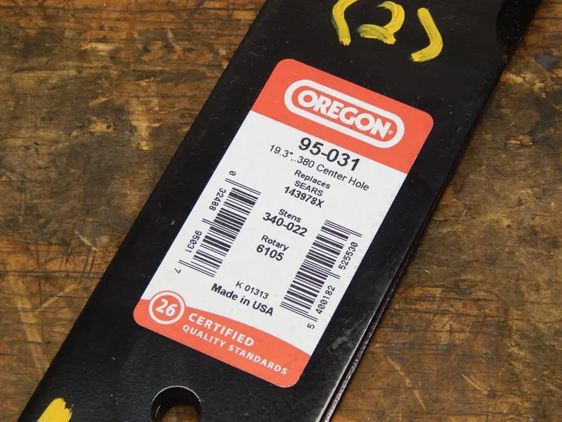 Oregon Oem Dual Lawn Mower Blades – Compatible With 95-031, 340-022, And 6105 Models 1