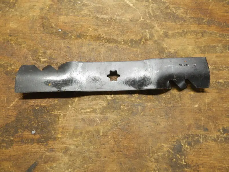 Oregon Replacement Mower Blade For Mtd And Bolens Models (Part #98-637 / 742-04049) 1