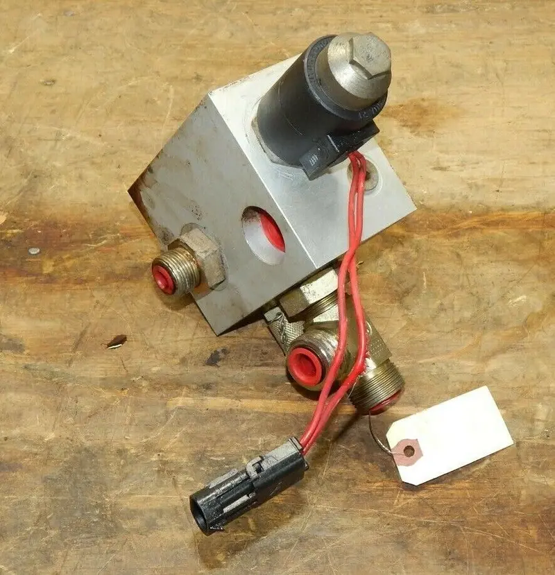 Ransomes 405 Reel Drive Control Valve – A801003 1