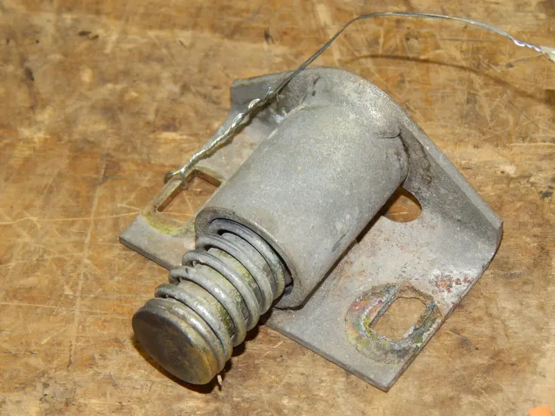 Scag Stt61-22Ka Zero-Turn Mower Neutral Return Bracket – Pre-Owned 1