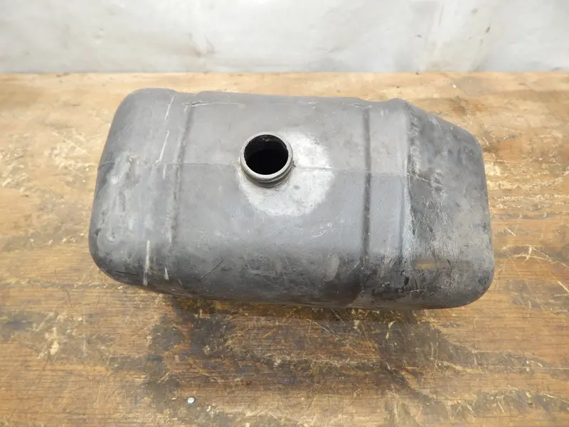 Simplicity & Allis-Chalmers Gas Fuel Tank – Fits Landlord, Sovereign, 3400, 7000, 7100, And 912/917 Series 1