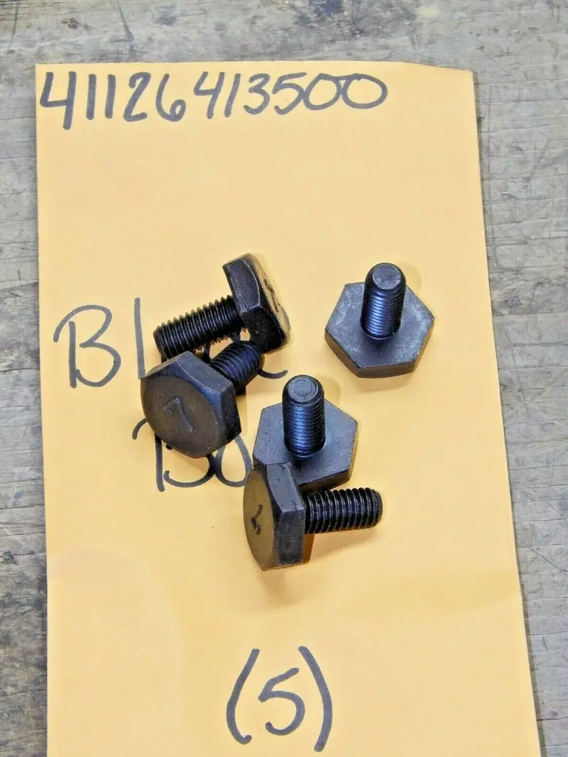 Stihl Genuine Gear Head Box Shaft Bolt – Fits Fs 61/65/80/Av 81/86/90/Av 96/C8 Models 1