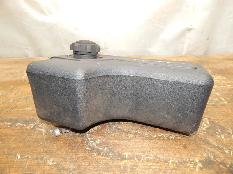 Swisher 2.5-Gallon Fuel Tank With Cap – Part #18214 1