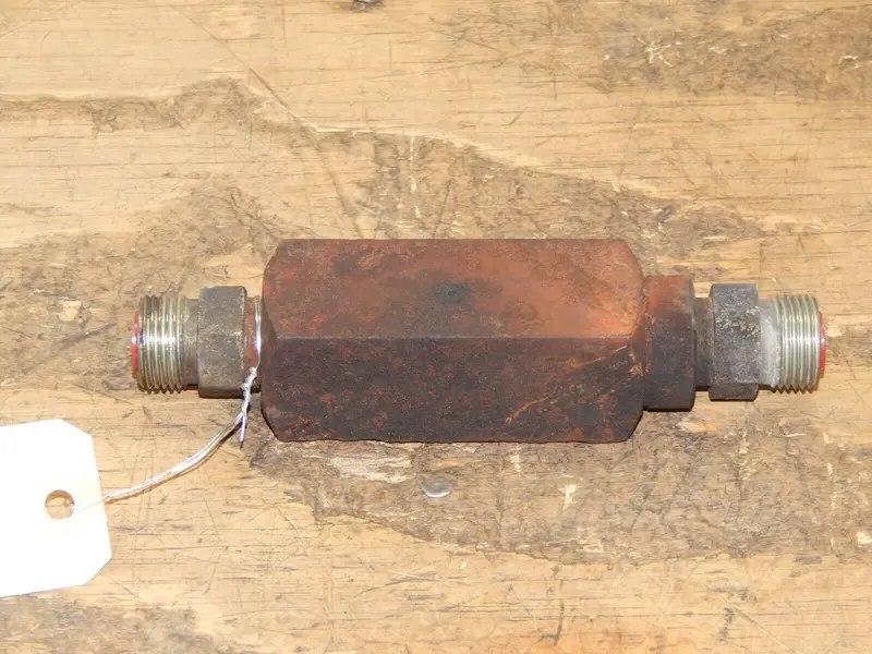 Toro 2600-D Reelmaster 3Wd Hydrostatic Flow Control Valve (Part #94-5083) 1